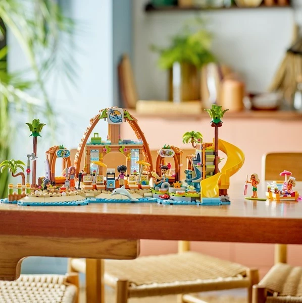 Družinske počitnice na plaži, LEGO Friends 42673, 1140 kosov