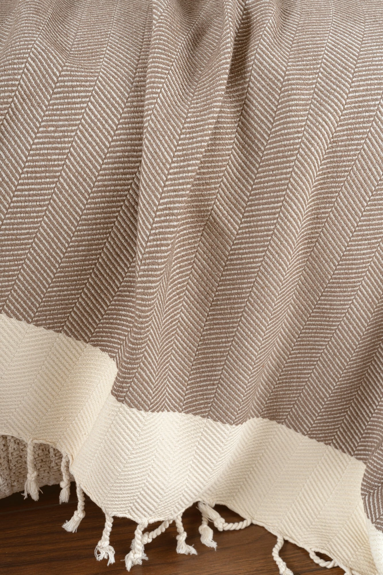 Prevleka za kavč L'essentiel, Baliksirti, svetlo rjava