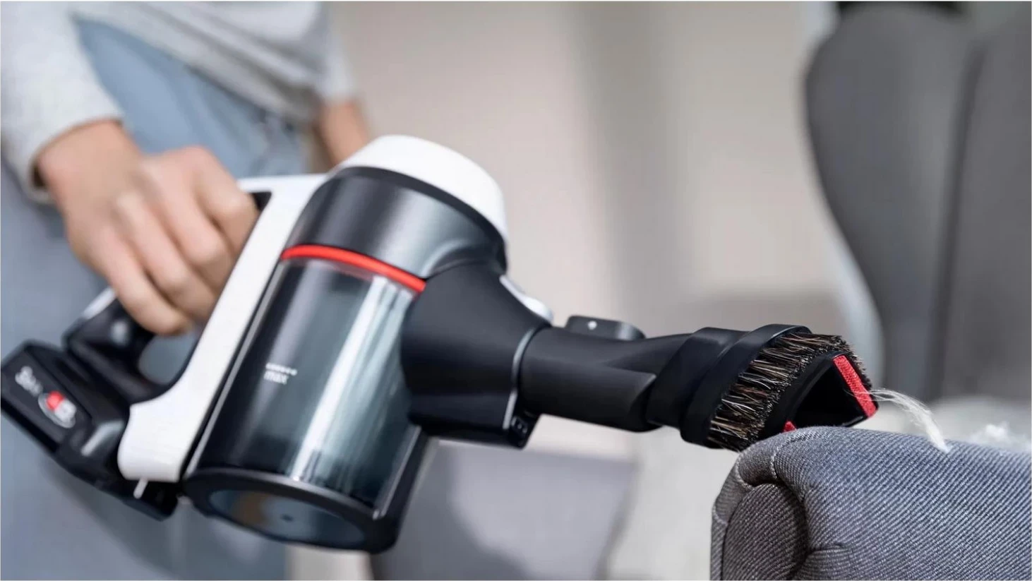 Vertikalni sesalnik brez kabla Bosch Unlimited 7 BCS711XXL, 0,3 L, belo-črn