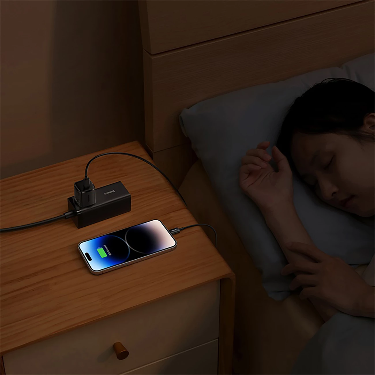 Kompakten stenski polnilec Baseus Cube Pro 30W, USB-C, črn