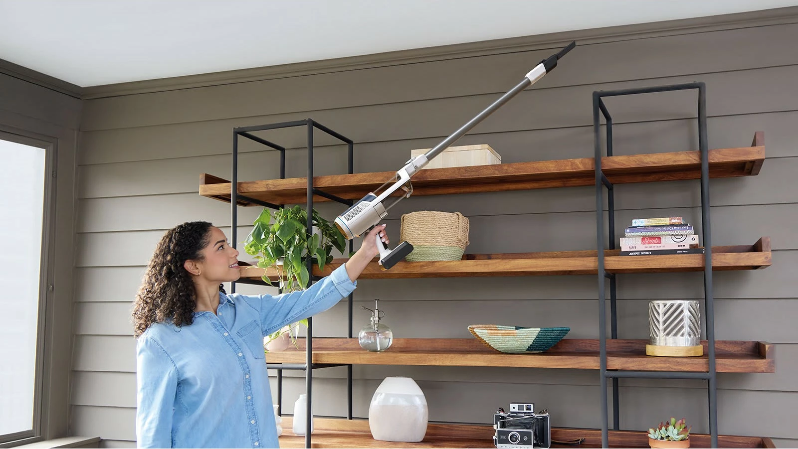 Sesalnik 2-v-1 brez vrečke, Shark BU3521EU, moder, bel