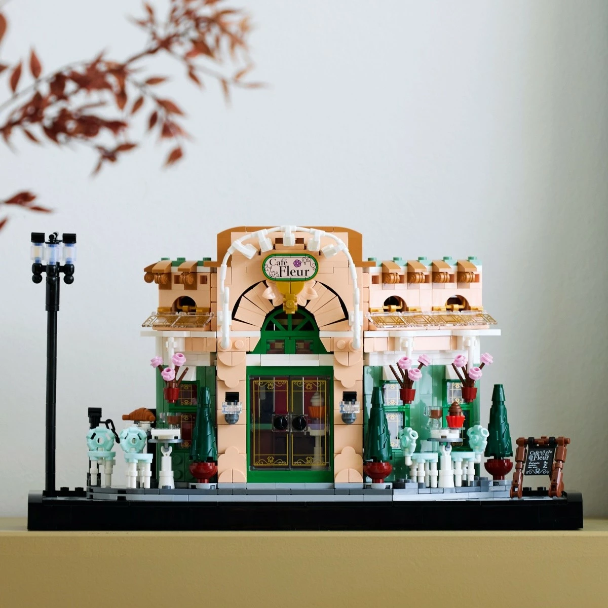 Komplet za sestavljanje French Café LEGO Icons 10362, 1101 kosov