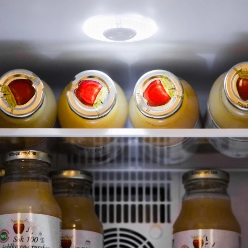 Mini hladilnik Adler AD 8089, 28 L, steklena polica, LED luč, 100-240V, črn