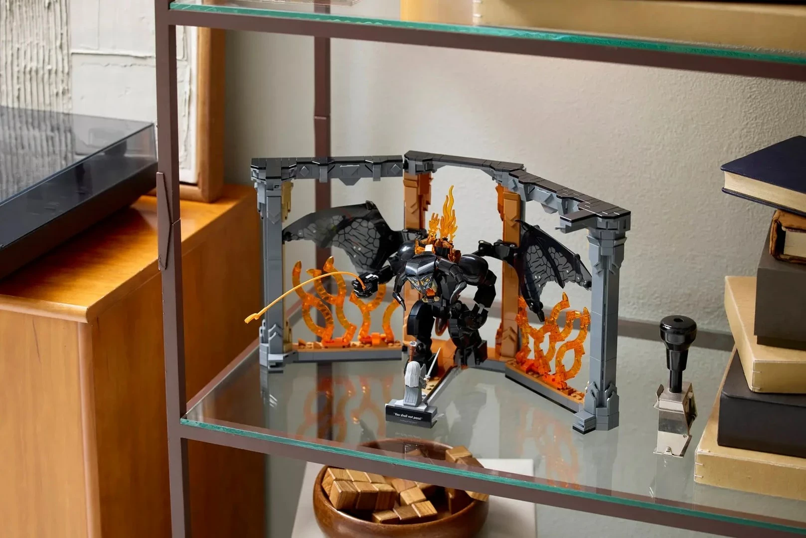 Dekorativni knjižni kotiček Lord of the Rings Balrog, LEGO ICONS 10367, za odrasle, 1 minifigura