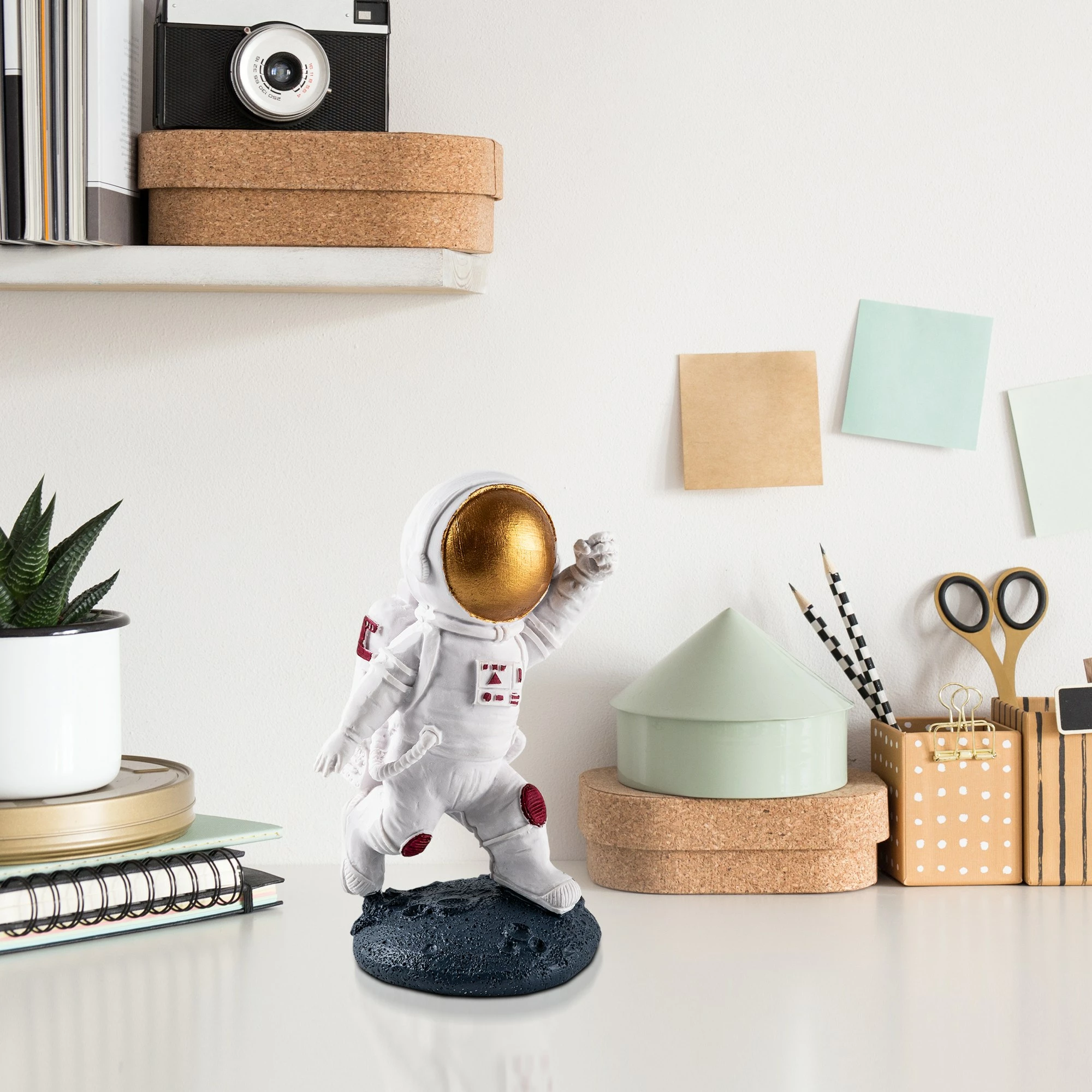 Dekorativni predmet, ročno poslikan, večbarven — Aberto Design Yak-047