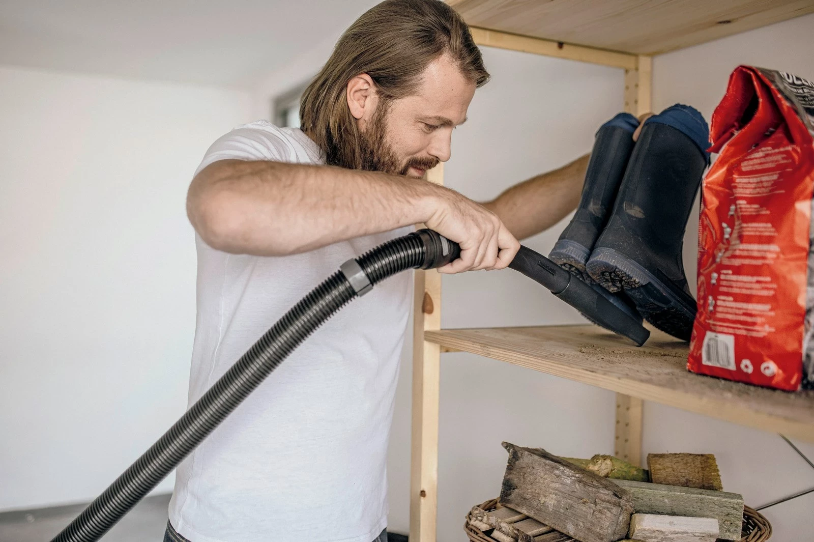 Univerzalni sesalnik KARCHER WD 3 V-17/4/35 + šobe, 17 L, 1000 W, črn, rumen