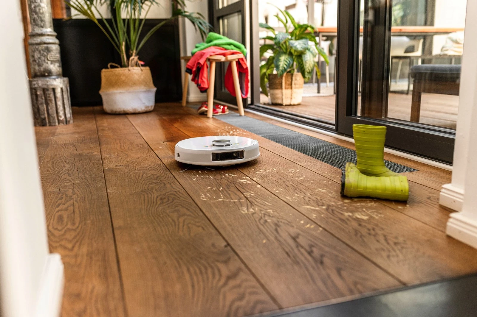 Robotski sesalnik KARCHER RCV 5 - bel