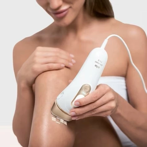 Depilator IPL za dolgotrajno odstranjevanje dlačic Braun Silk-expert Pro 5 PL5152, 10 stopenj intenzivnosti, SensoAdapt, SkinPro 2.0, belo-zlat