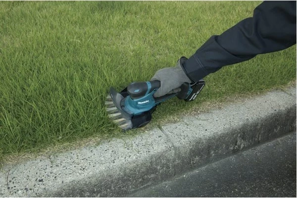 Električna kosa Makita DUM604ZX 16 cm 18 V Li-ion, črno-modra