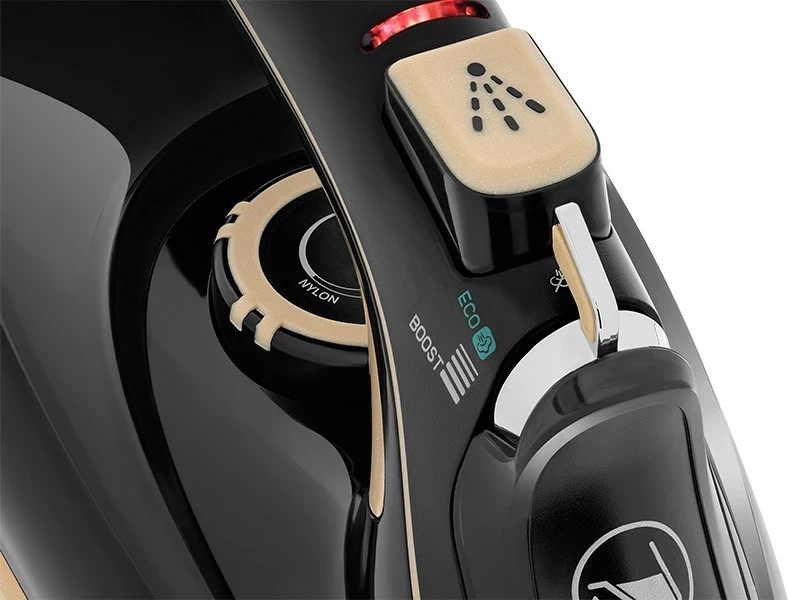 Parni likalnik 3000 W s keramično ploščo, črno-zlato Lafe VaporMax