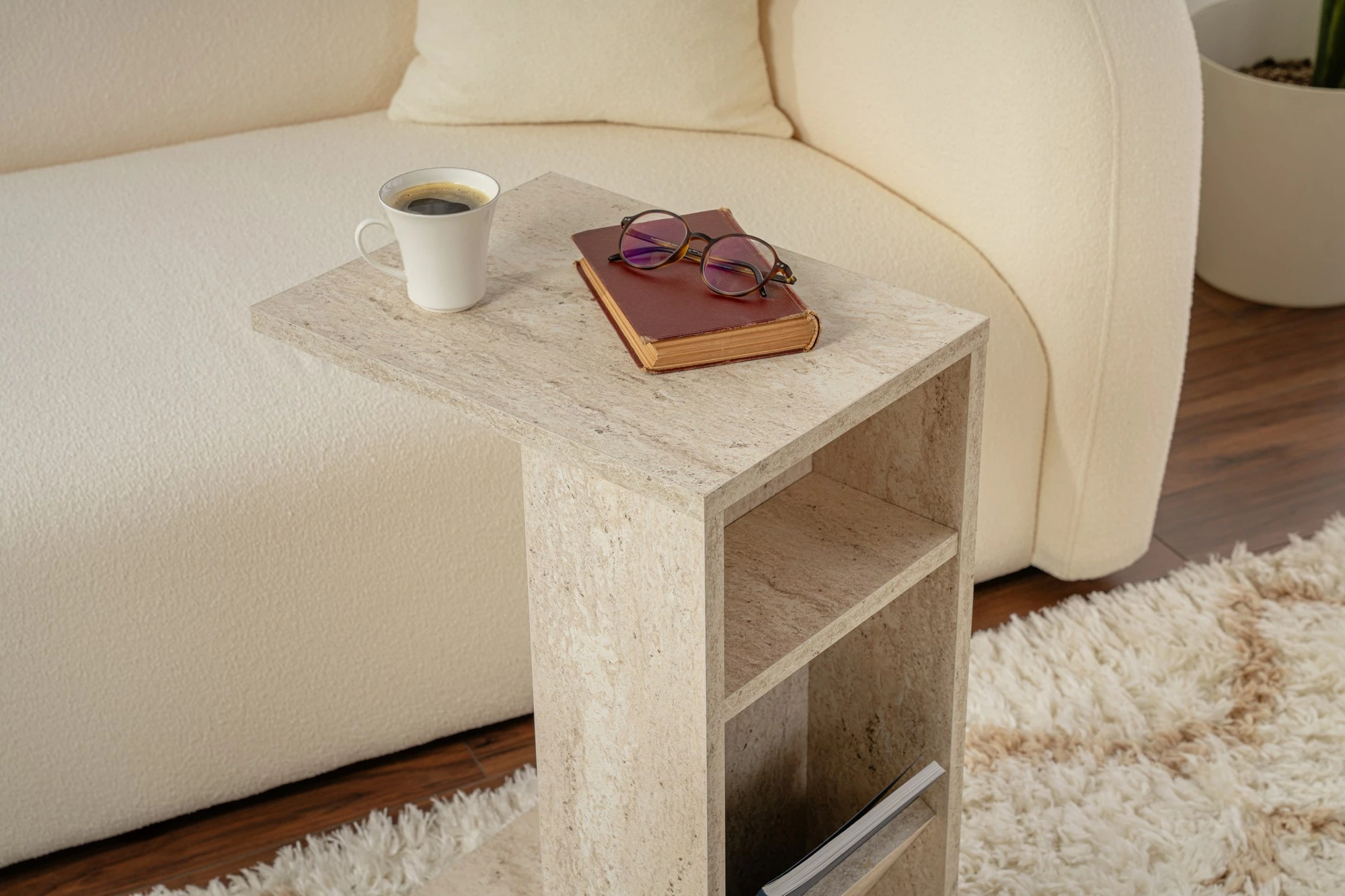 Stranska mizica Filinta Hanah Home, travertin