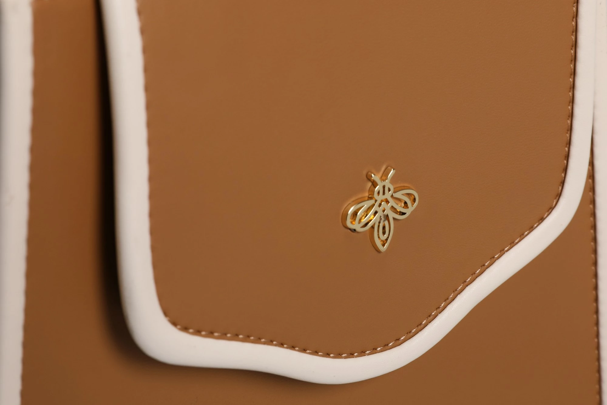 Torbica za ramo Lucky Bees 1248, camel-krem