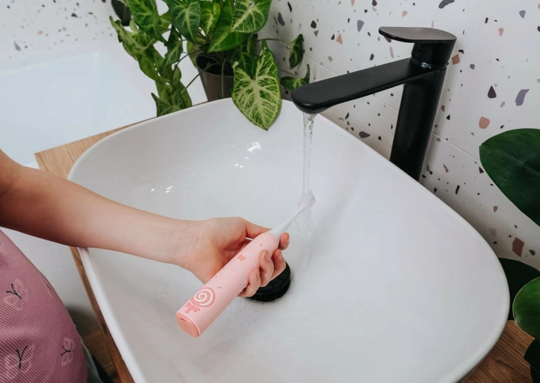 Sonična zobna ščetka za otroke, Concept KIDO SMILE ZK6010, 5–9 let, roza, komplet s 4 glavi