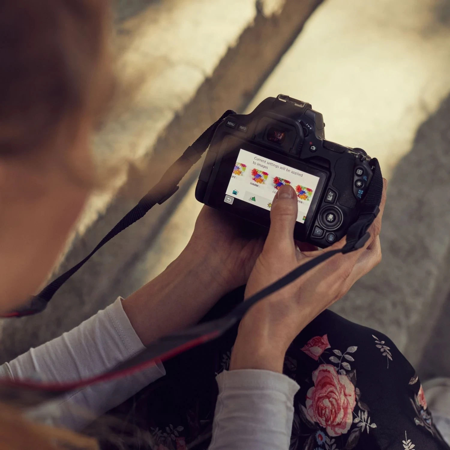 Digitalni fotoaparat Canon EOS 250D + 18-55mm DC III, črn