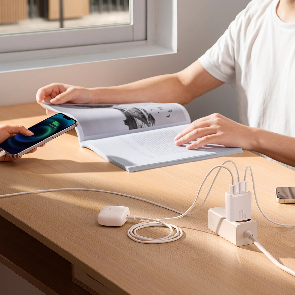 Stenski polnilec Baseus CCXJ020102, 3x USB, 17W, bel