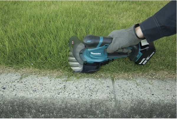 Električna kosa Makita DUM604ZX 16 cm 18 V Li-ion, črno-modra