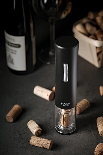 Električni odpirač vina Adler AD 4490, LED luč, rezalnik folije v kompletu, za zamaške 20–24 mm, 4xAA (brez baterij), črn