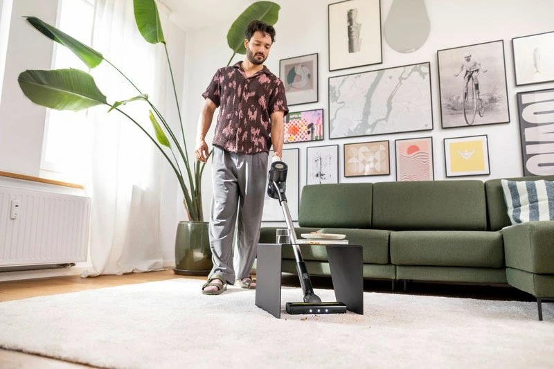 Pokončni brezžični sesalnik KARCHER VCS 3 Nano Complete, 0,6 L, HEPA, črn