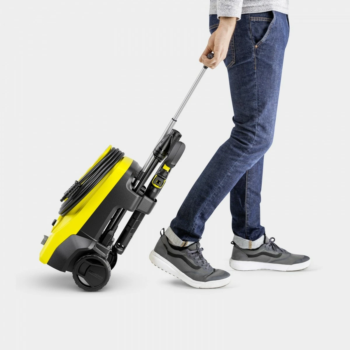 Pritisni čistilec K4 Classic Home Karcher, 1800 W, 130 bar, črn, komplet dodatkov