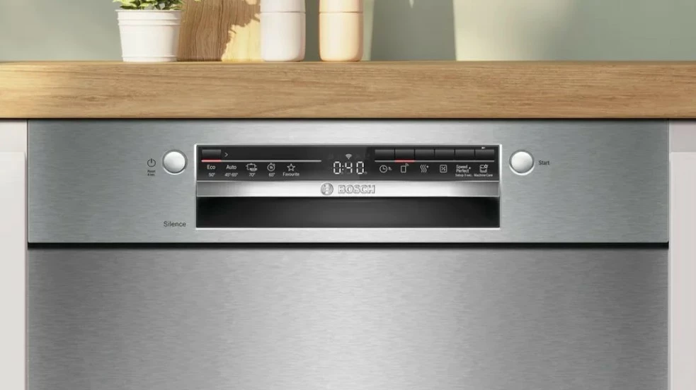 Vgradni sprednji pomivalni stroj Bosch SMU2HVS06E, 14 kompletov, 60 cm, 46 dB, razred C, Home Connect, ExtraDry, inox