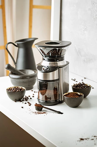 Mlinček za kavo s koničnim brusnim mehanizmom, Camry CR 4443, 200 W, 16 stopenj mletja, posoda 230 g, nerjaveče jeklo, srebrno/črn