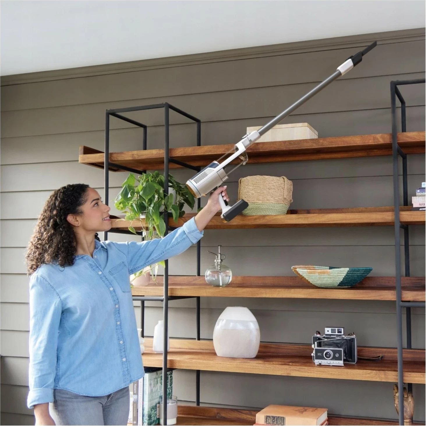 Brezžični sesalnik, 3 hitrosti, 0,42 L, bel - Shark BU3521EU