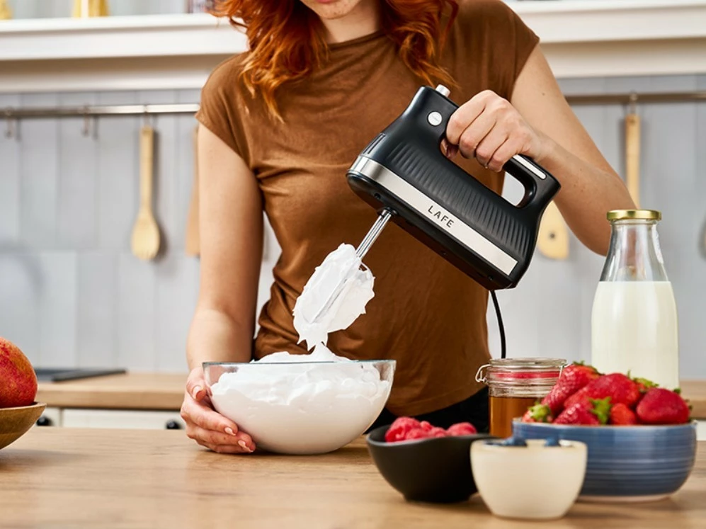 Ročni mešalnik Lafe Mix&Store LAFMIX47473, 500 W, 5 hitrosti, turbo, z 2 vrstama nastavkov in škatlo za shranjevanje, črn