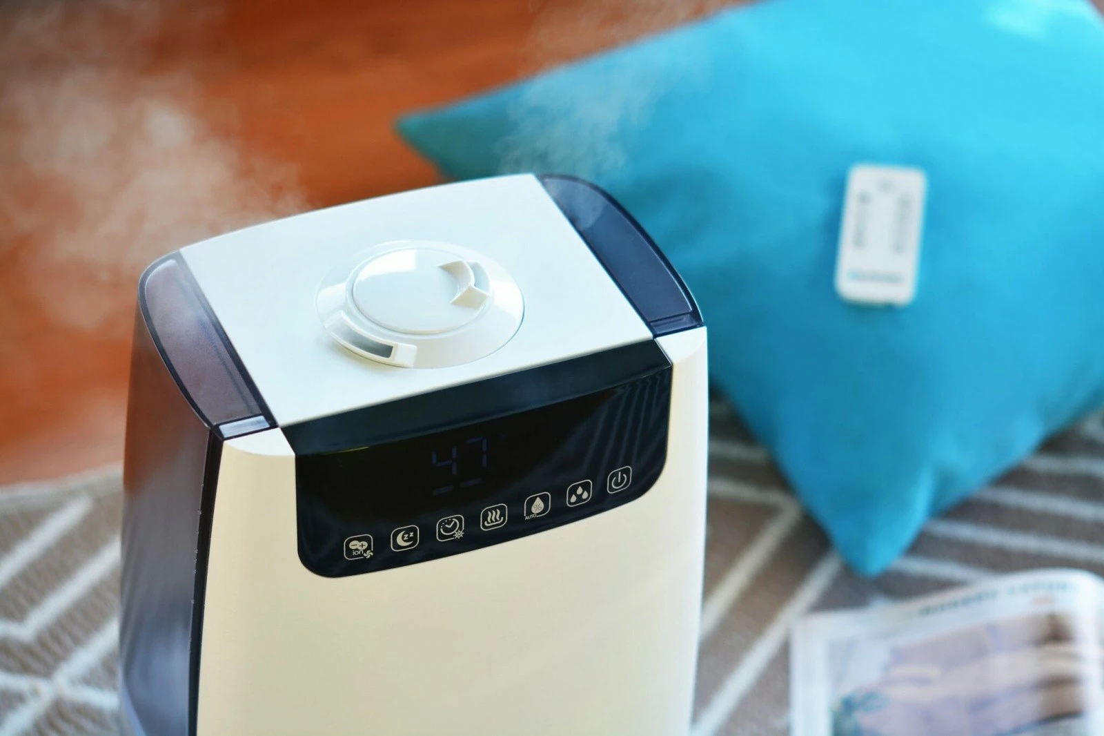 Vlažilnik zraka z ionizacijo, aromaterapijo in UV Blaupunkt AHS803, 5 L, bel