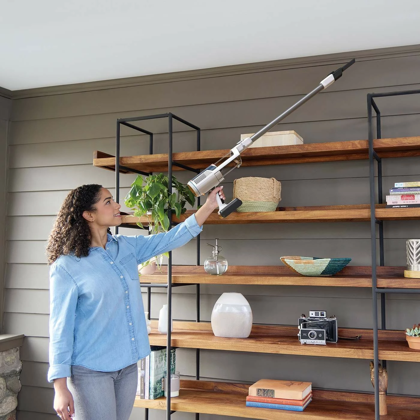 Sesalnik 2-v-1 brez vrečke, Shark BU3521EU, moder, bel