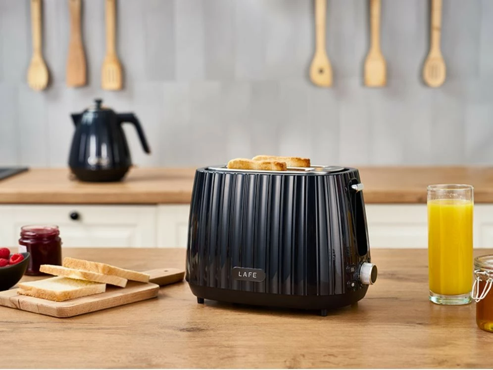 Toster z 7 stopenjami pečenja, funkcijo odtaljevanja/ogrevanja, Lafe LAFTST47464, črn