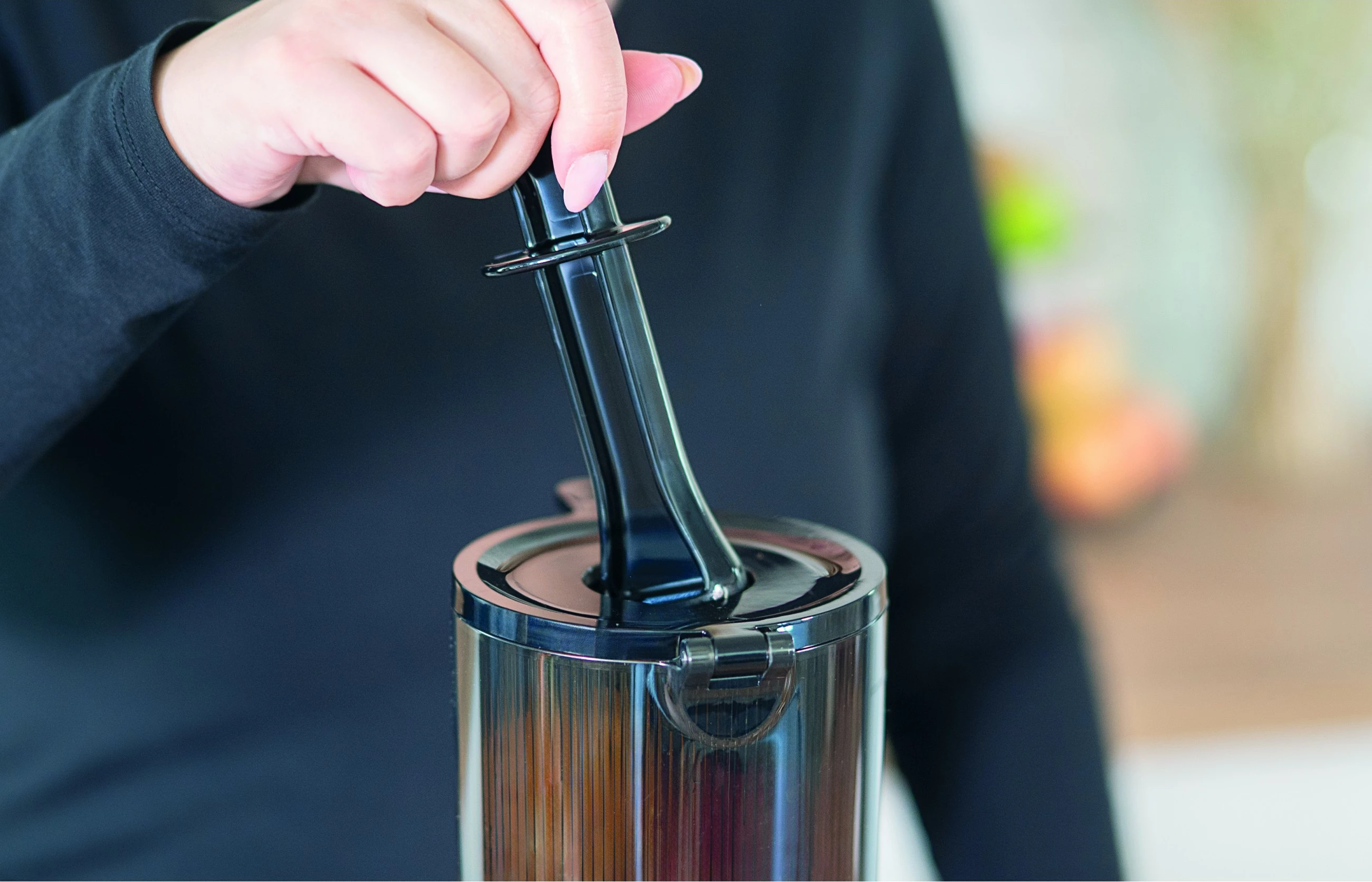 Počasni sokovnik UNOLD Sam 78275, 0,8 L, 80 RPM, ogleno siv