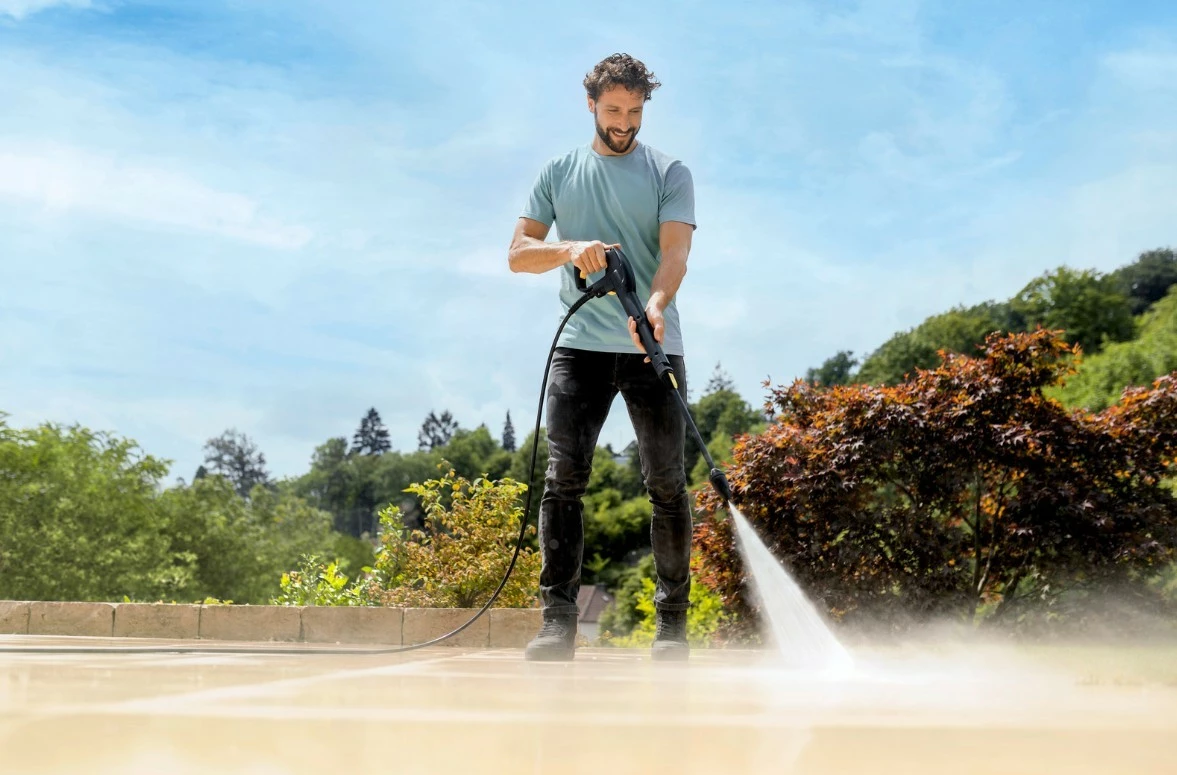 Pastralnik pod pritiskom Karcher K5 WCM Premium Home Modular, 145 bar, 2100 W, 8 m, črno/rumen, komplet dodatkov