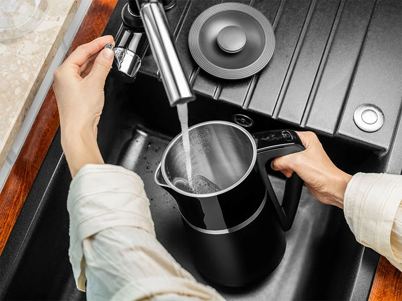 Električna džezva z regulacijo temperature, Lafe CEG020, 1,7 L, črna