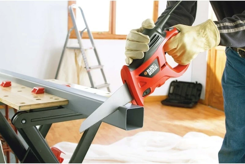 Ročna električna žaga s 23,9 cm rezilom BLACK+DECKER KS880EC-QS, oranžna