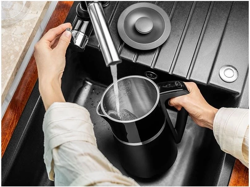 Električni čajnik 1,7 L 2200 W, črn Lafe Run CEG020