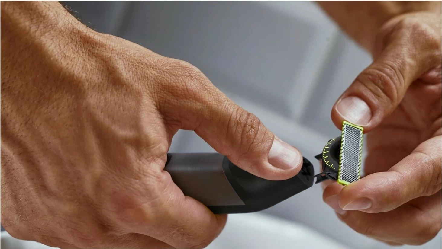 Brivnik Philips OneBlade Pro 360 QP6552/15, siv