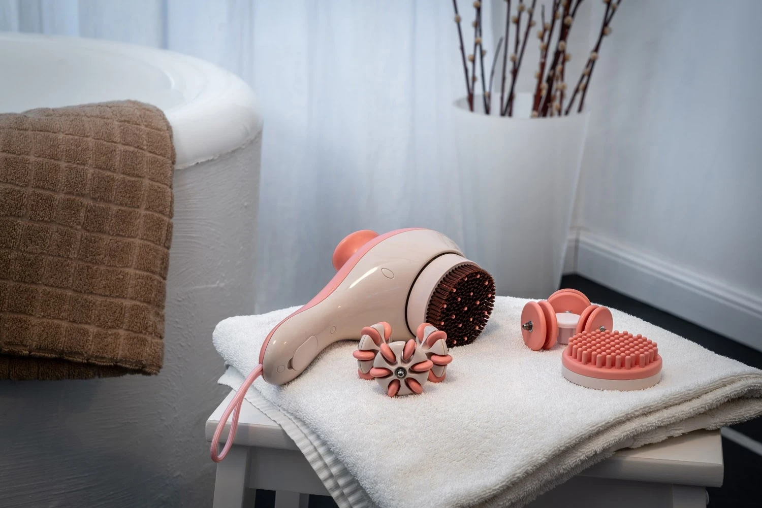 Masážna naprava proti celulitu Medisana AC 950, bela