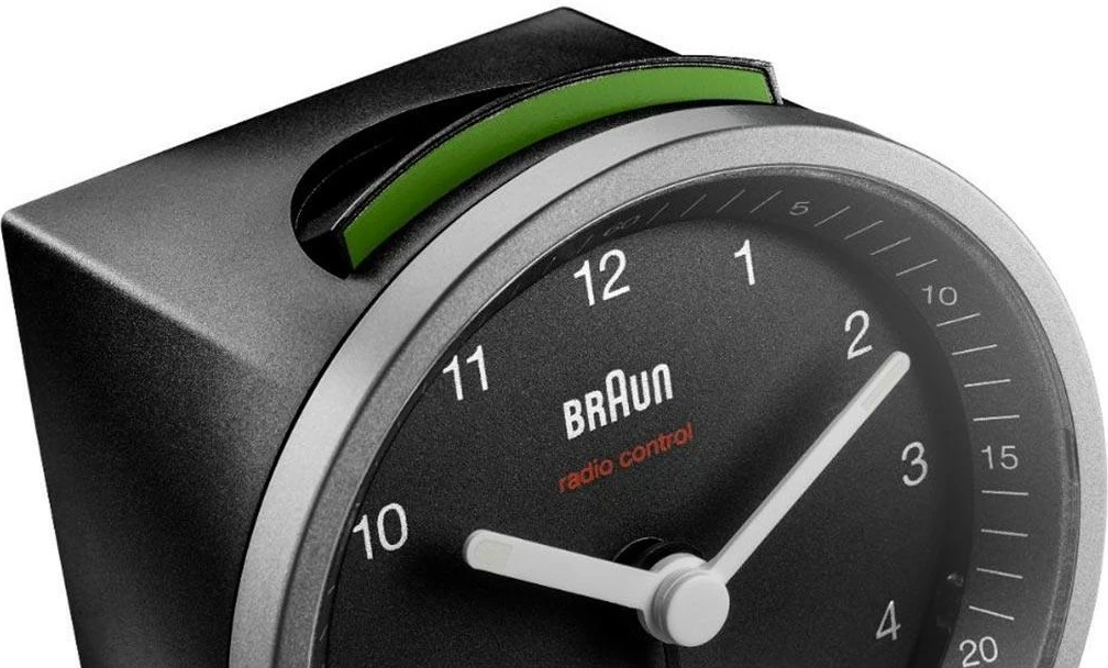 Analogni budilka z radijskim upravljanjem Braun BC07SB-DCF, črno-srebrna