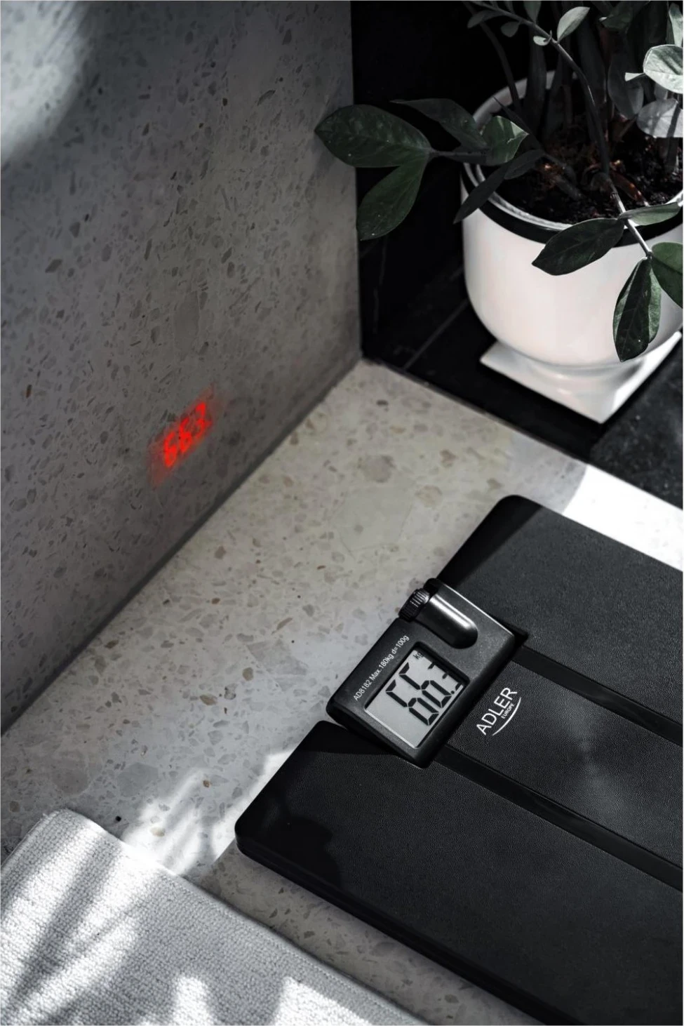 Elektronska osebna tehtnica Adler AD 8182, črna